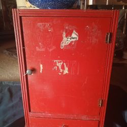 Vintage Doll Wardrobe 
