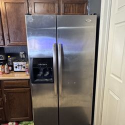 Whirlwind Fridge With Ice Maker 