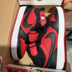 Brand New Boys Nikes 