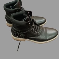 J. Ferrar Men's Millbank Flat Heel Lace Up Boots in black, Sz 10.5