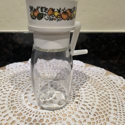 Spice of life - Nut Grinder - Retro Plastic and Glass 