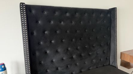 Queen bed