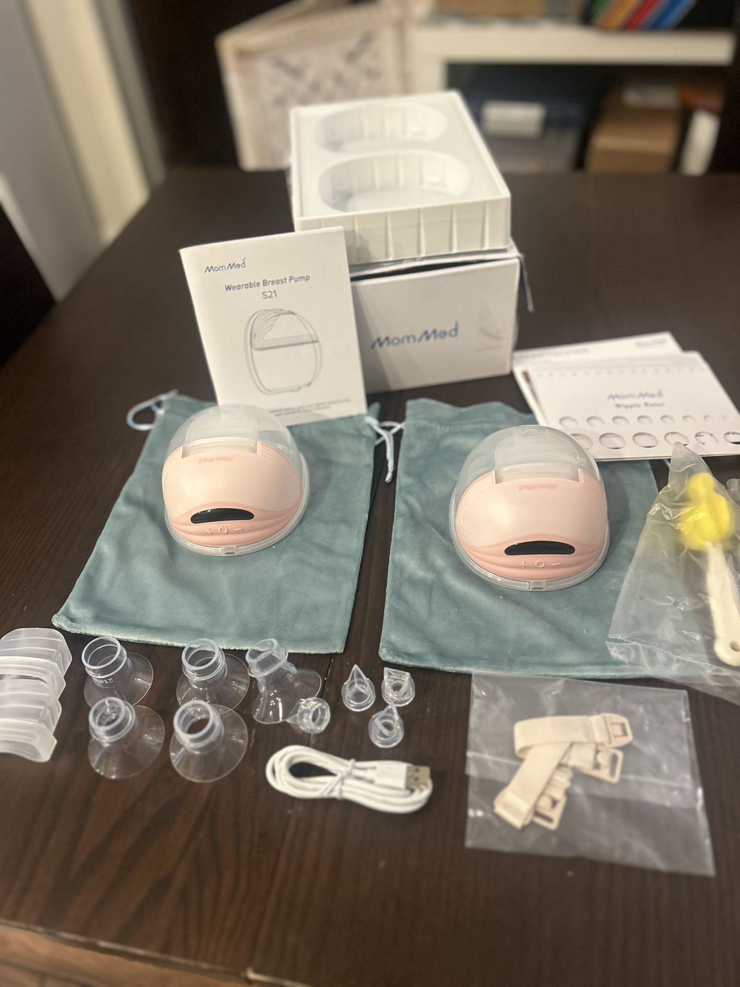 slightly used really nice condition MomMed wearable breast pump S 21 comes with everything in the picture
