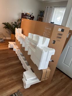 Box for 85 inch tv