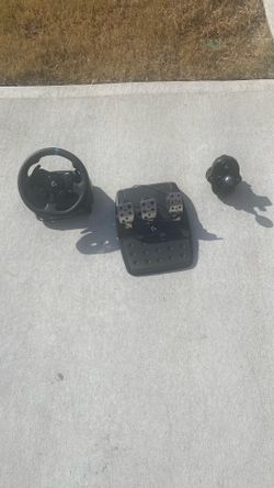 G923 wheel with shifter and pedals