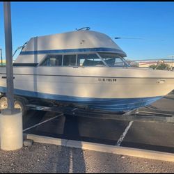 1975 Bayliner Fly Bridge Boat 