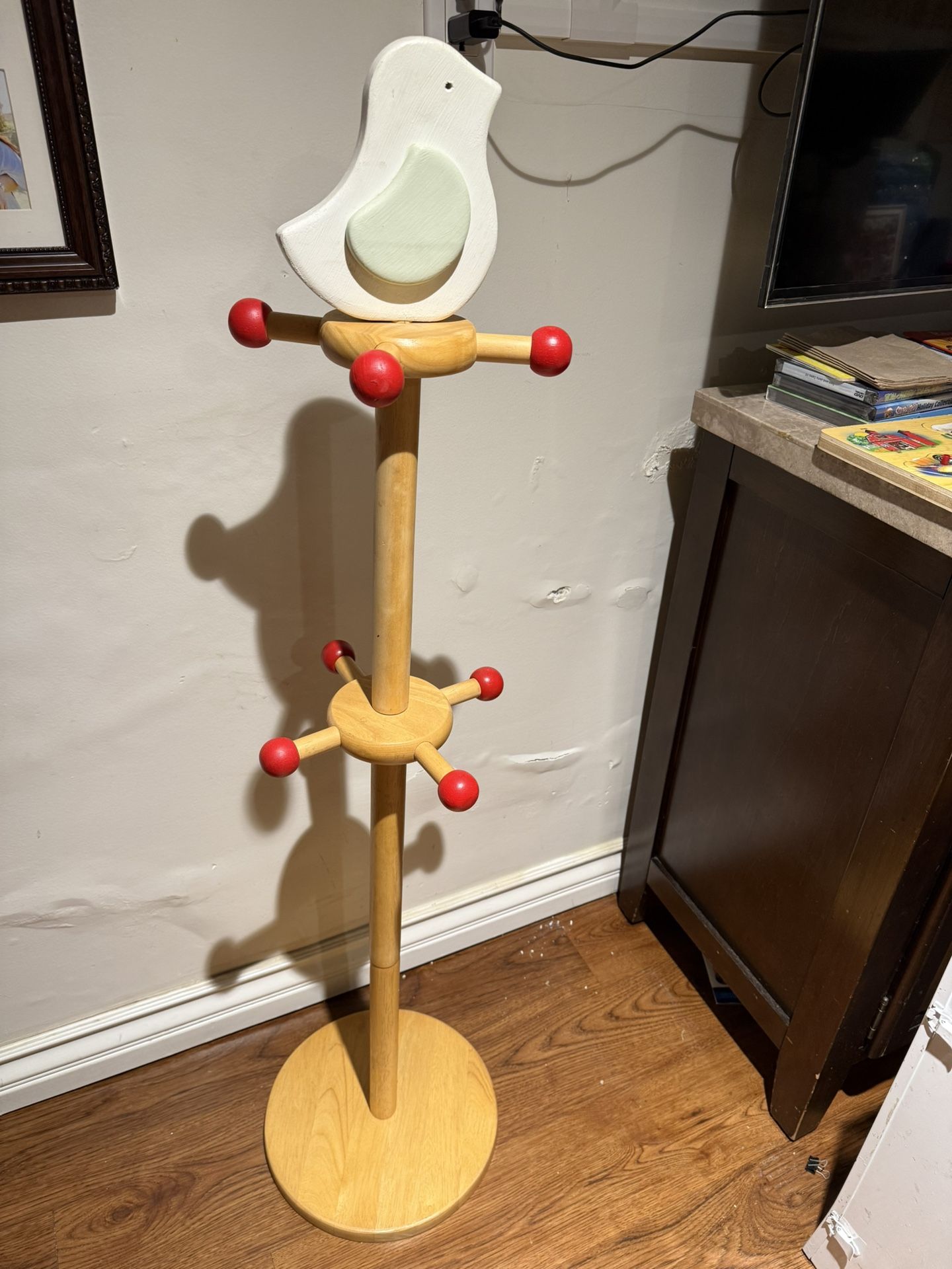 Charming Solid Wood Kids’ Coat Rack – Perfect for Little Hats, Coats & Growing Collections