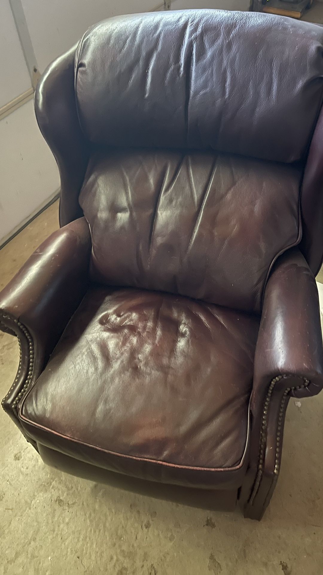 leather chair (reclining)