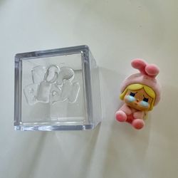 POP MART PAJAMA CROSS DRESSING POP BEAN CRYBABY SITTING PINK RABBIT