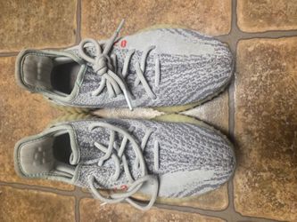 adidas Yeezy Boost 350 V2 Low Top Lace-Up Sneakers Gray White Red women size 5