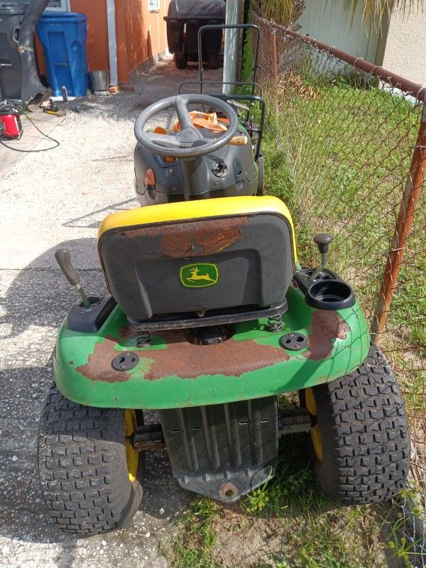 John Deere 102, 42" Cut. For Parts Only