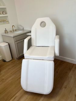 White esthetician bed/chair
