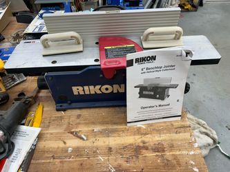 Rikon 6” benchtop jointer with helical-style cutter head