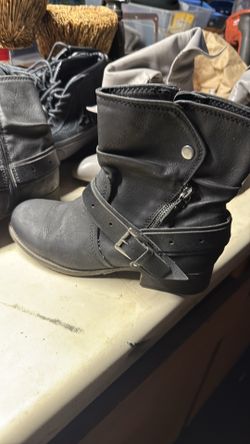 Short Leather boots size 8