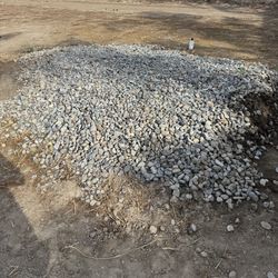 1 1/2 yards of river rock