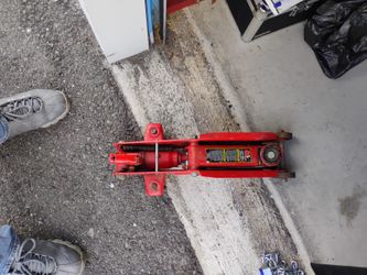 Big Red Hydraulic Jack 2 1/4 Ton