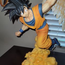 Resin Goku With Wings 1/4 