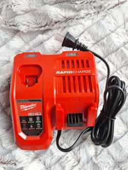 Milwaukee M12 and M18 Battery Charger
