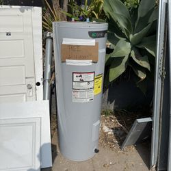 Electric Water Heater (working)