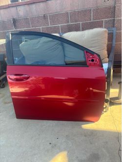 RIGHT PASSENGER SIDE FRONT DOOR 2014-2019 TOYOTA COROLLA (RED COLOR) WITH HINGES.