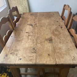Dining Table And 4 Chairs. 