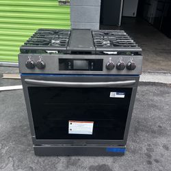 Frigedaire Gallery 30 in. 6 cu. ft. 5 Burner Slide-In Gas Range w/ Total Convection & Air Fry in Smudge Proof Black Stainless Steel