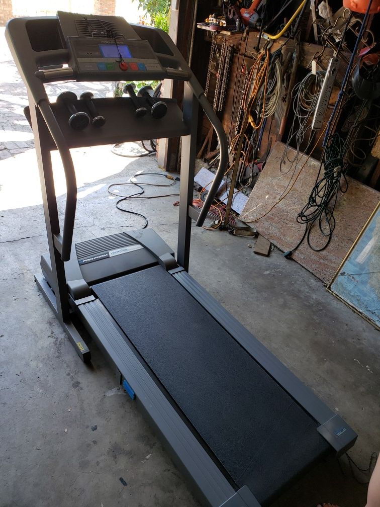 ProForm 400 GI treadmill for Sale in Los Angeles, CA OfferUp