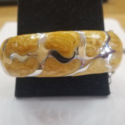 Hindged Bangle Bracelet 