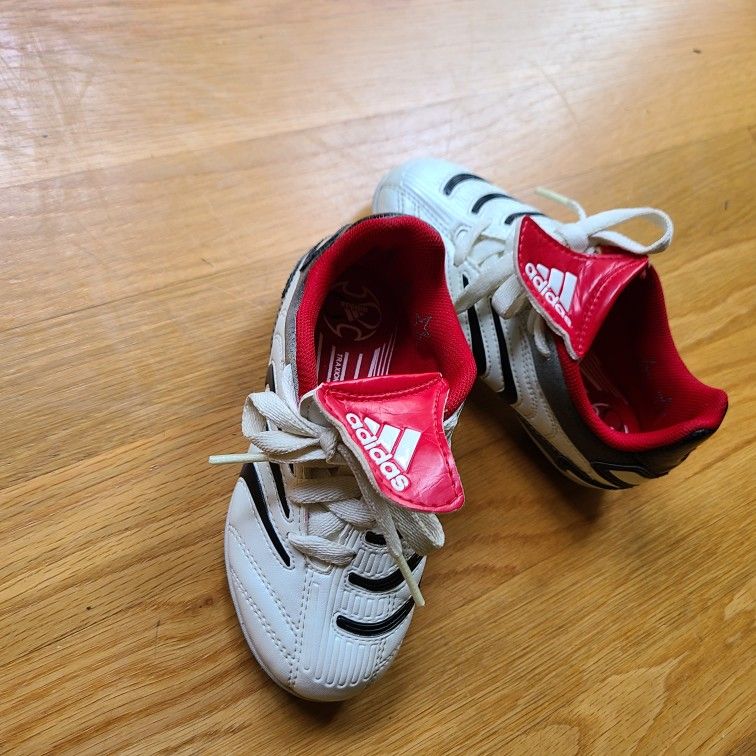 Adidas traxion cheap predator