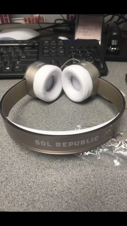 Sol Republic head phones