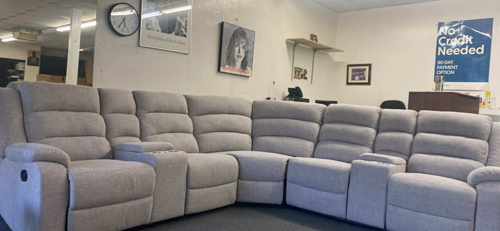 New Recliner Sectional Couch! Free Delivery 🚚! 