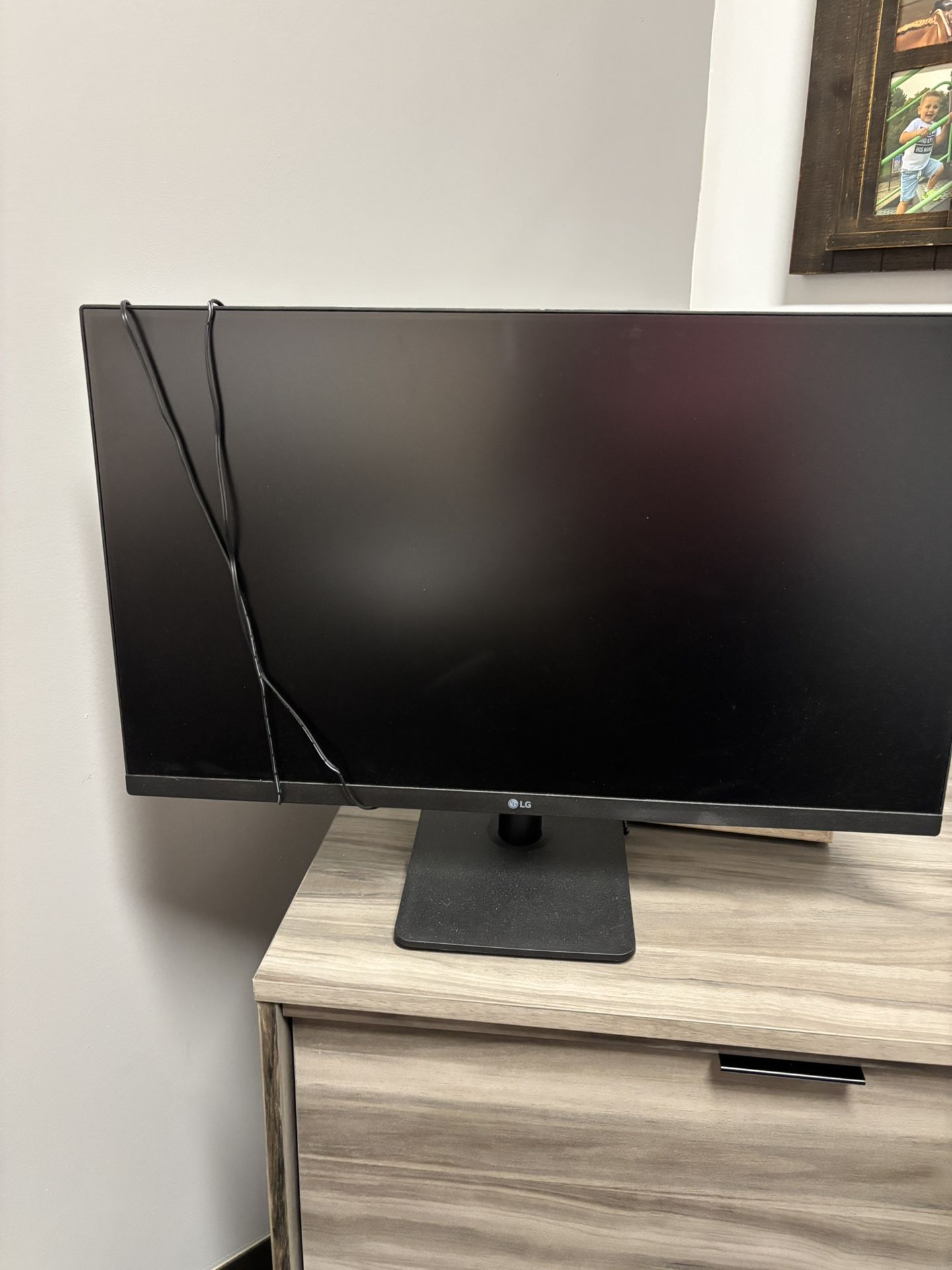 27 Inch LG Monitor