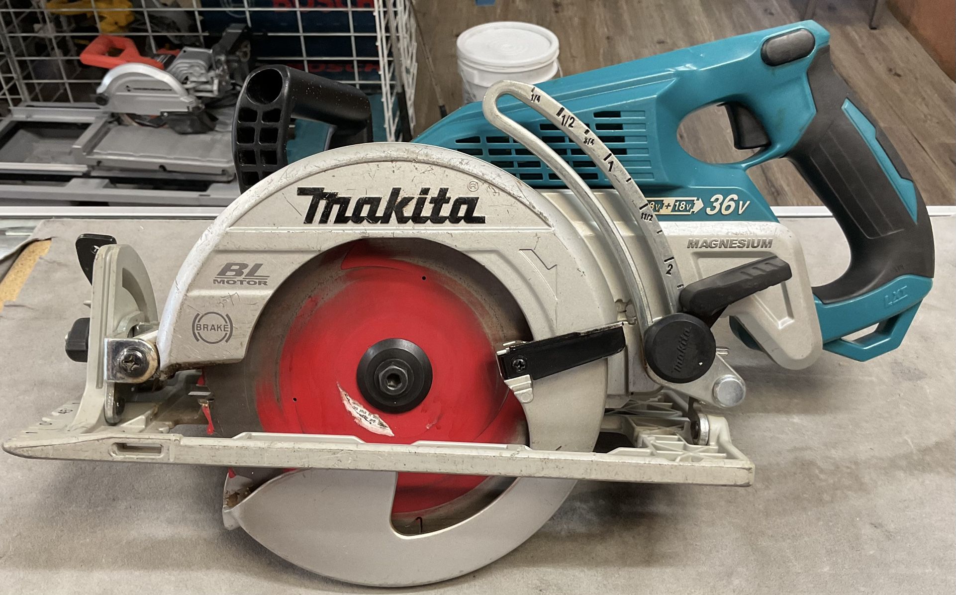 Makita 18V Double Battery Circular Saw