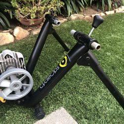 CycleOps Bike Trainer With Front Wheel Stabilizer 