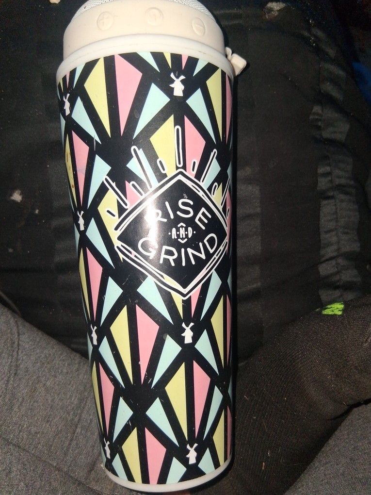 Cup With Bluetooth Speaker Lid