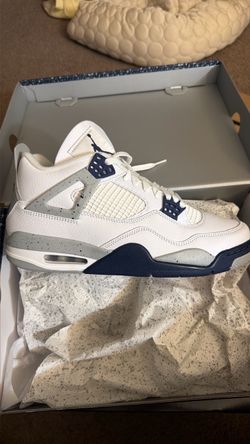 Jordan 4 Midnight Navy size 10.5