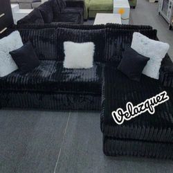 ✅️✅️2 pc black fur like wide welt corduroy sectional sofa with chaise✅️✅️