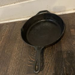 Lodge 10-1/4-Inch Pre-Seasoned Skillet