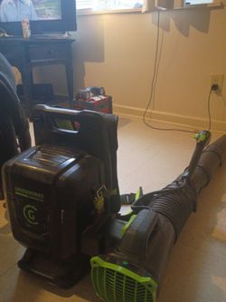 Greenworks leaf blower