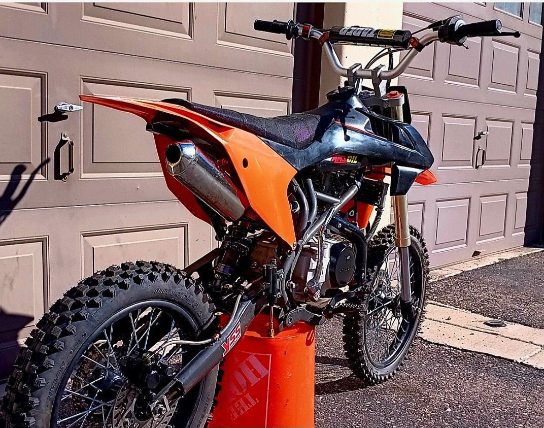 2022 140CC Dirt Bike TAO Motorcycle