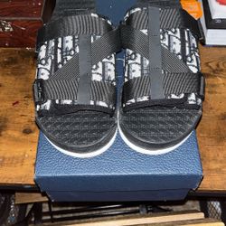 Dior alpha slides
