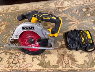 DeWalt 20V Brushless Circular Saw with Charger