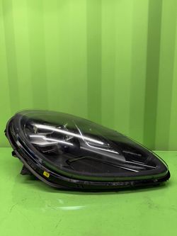 2019 2020 2021 PORSCHE MACAN Right Passenger Side Headlight OEM 95B941010AR