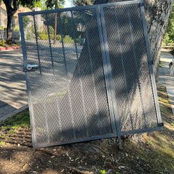 Free Iron Gate