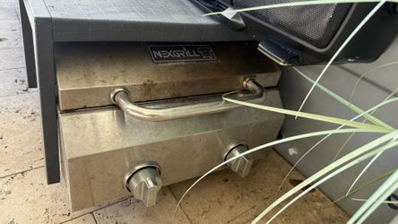 Mini Parrilla a gas Nexgrill de 2 quemadores