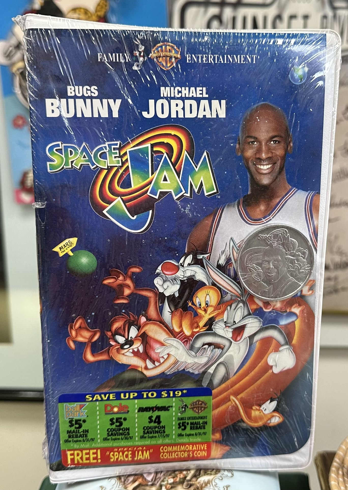 Space Jam w/ Collector's Coin (VHS) Brand New Factory Sealed *AUTHENTIC*