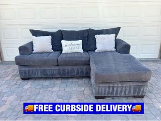 🚚FREE DELIVERY🚚 ✨🤍Gray 3 Seater Reversible Chassis Sectional Couch🤍✨
