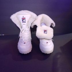SALE?  NEW - White NWT   FILA  Women's Winter Boots 8-1/2 