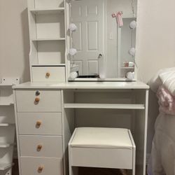 Girl Vanity 