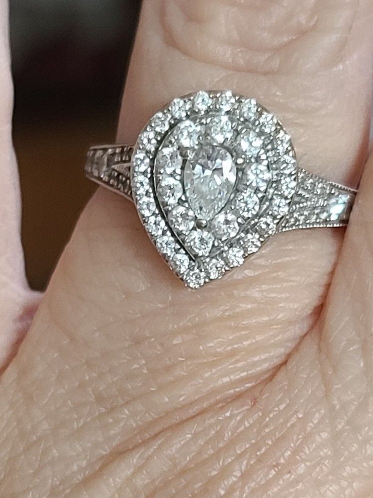 14k Mined Diamonds White Gold Size 8 Great Gift For Christmas Now Marke down To $800 NO LOWER ππππ